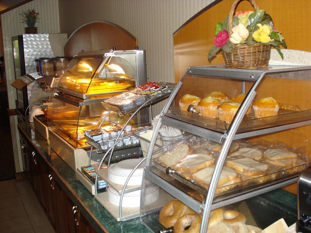 Quality Inn & Suites Columbia I-70 Esterno foto