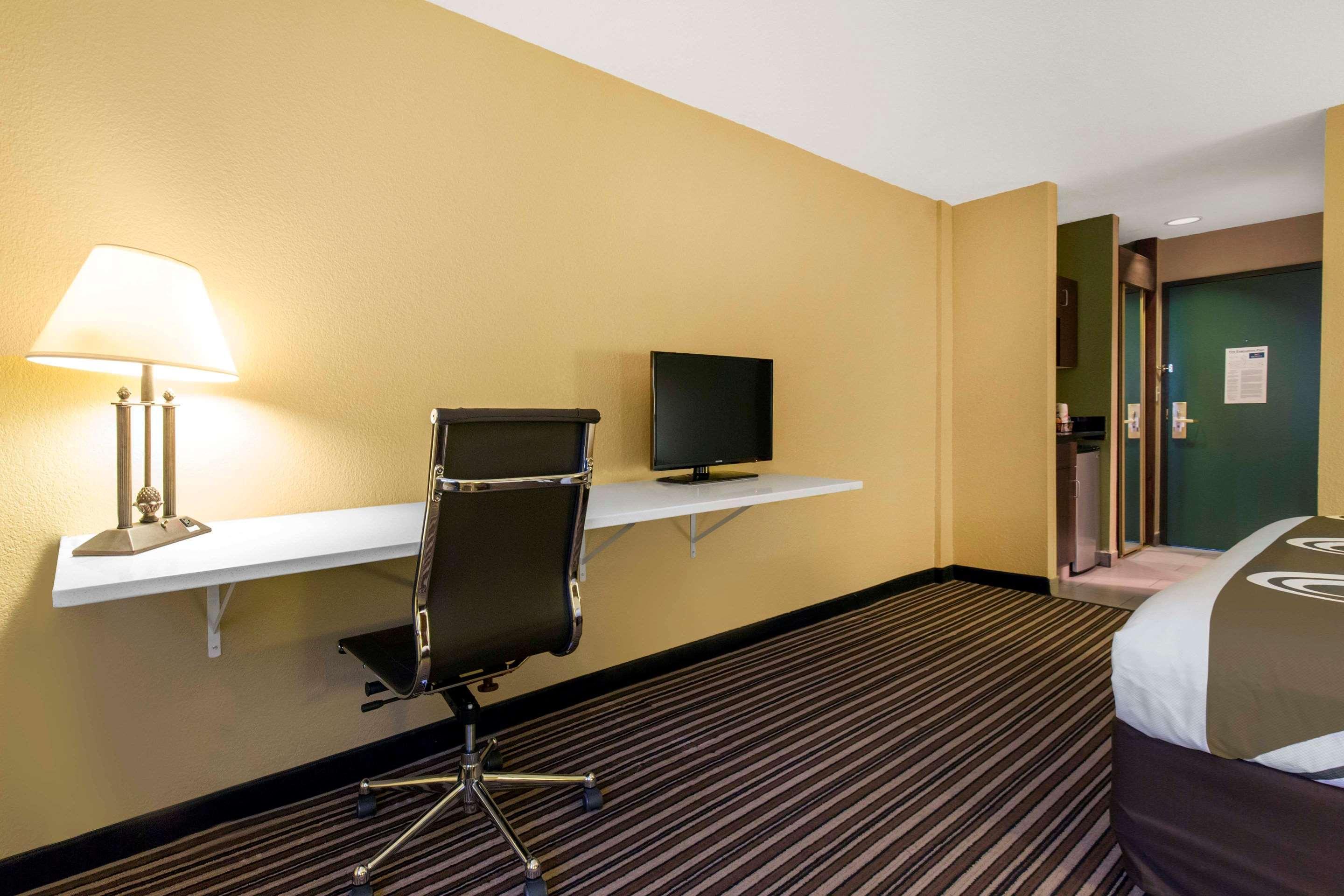 Quality Inn & Suites Columbia I-70 Esterno foto