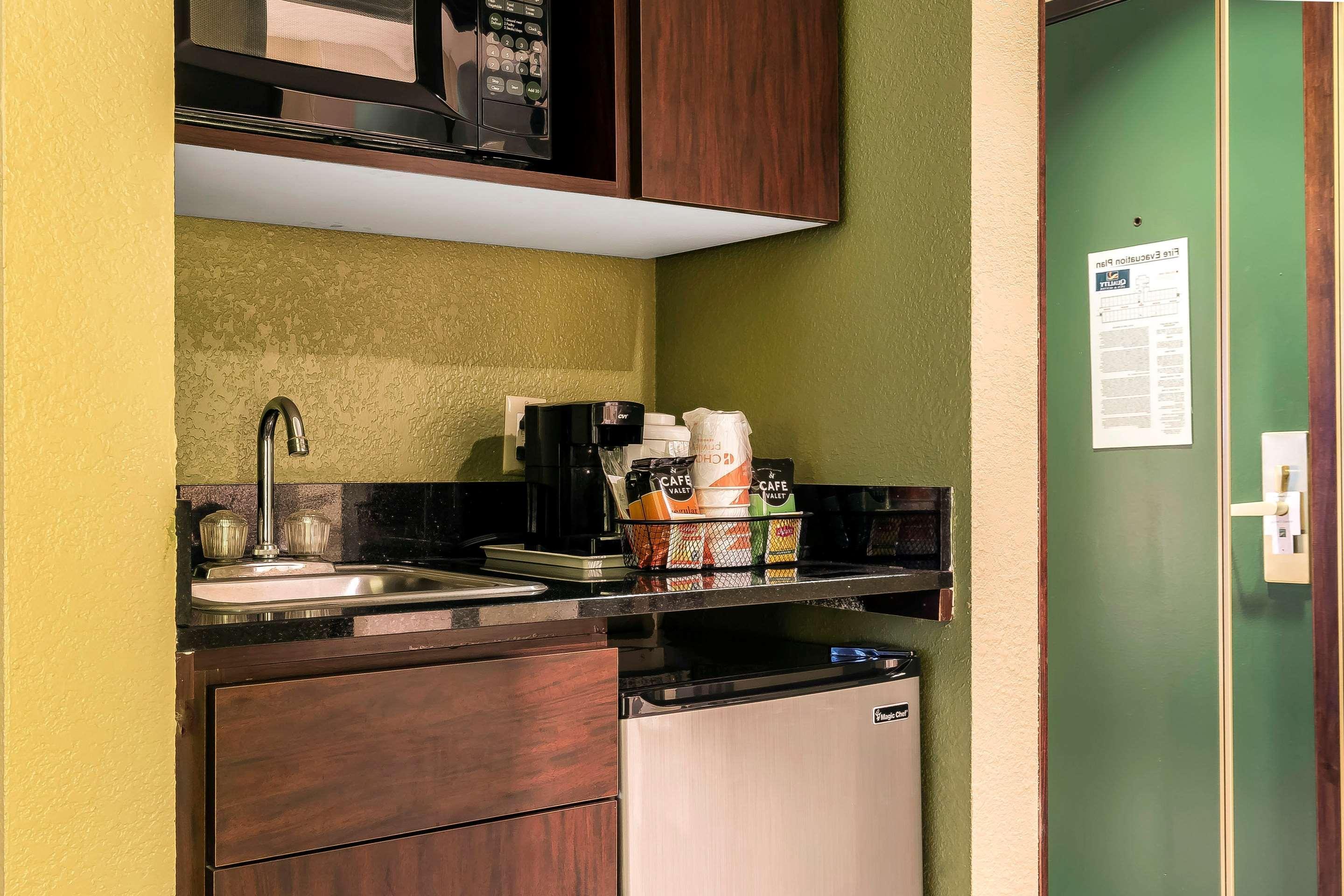 Quality Inn & Suites Columbia I-70 Esterno foto