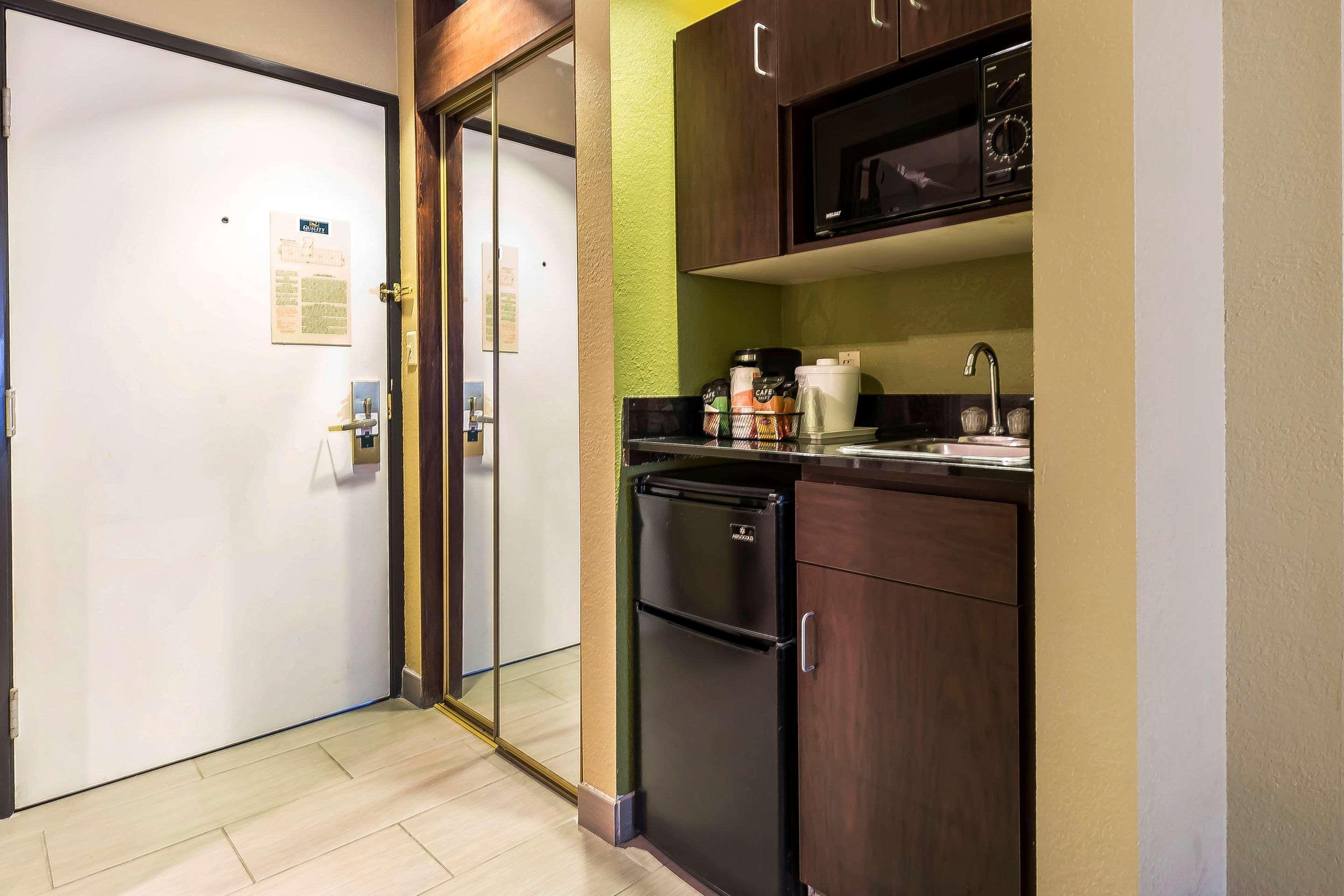 Quality Inn & Suites Columbia I-70 Esterno foto