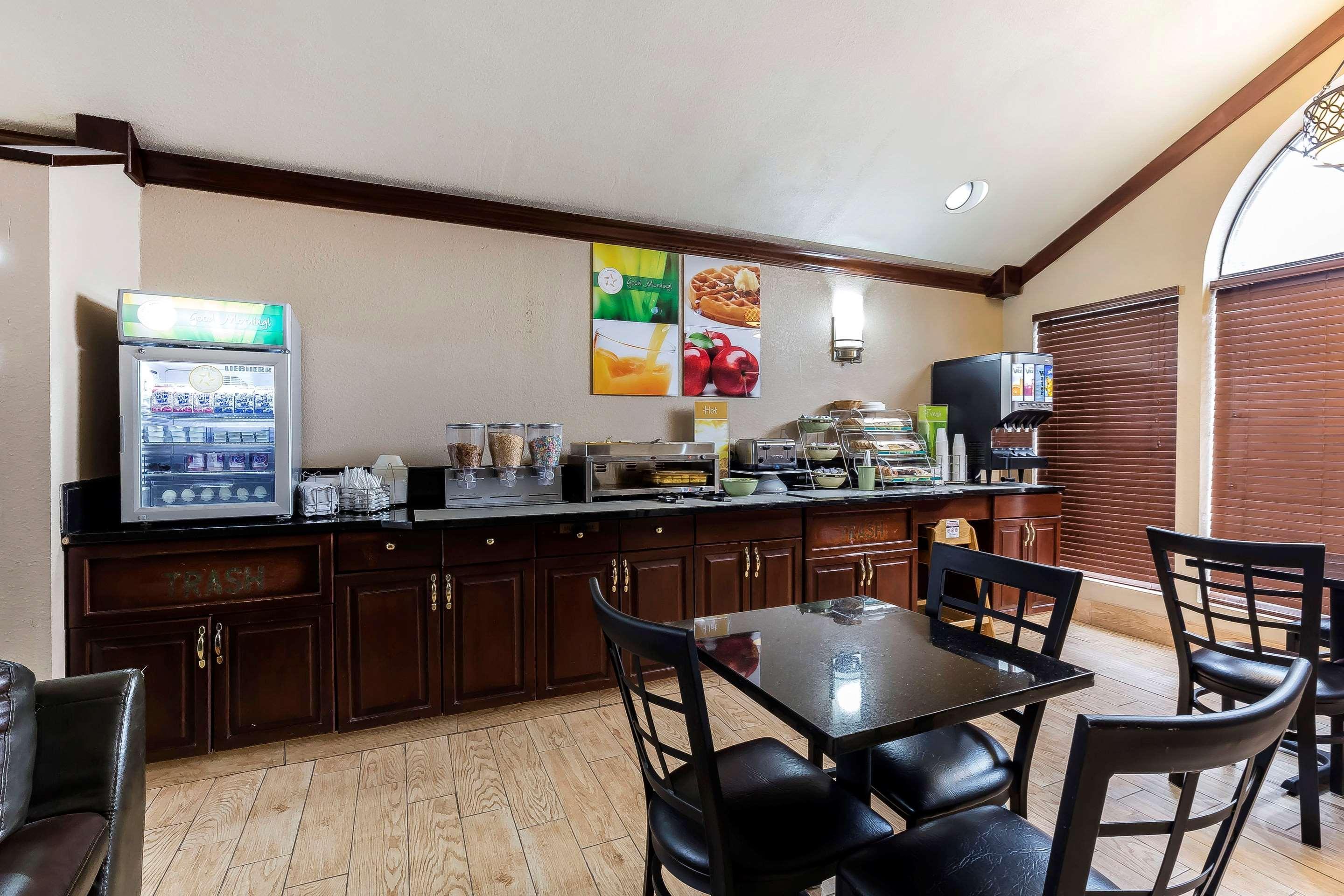 Quality Inn & Suites Columbia I-70 Esterno foto