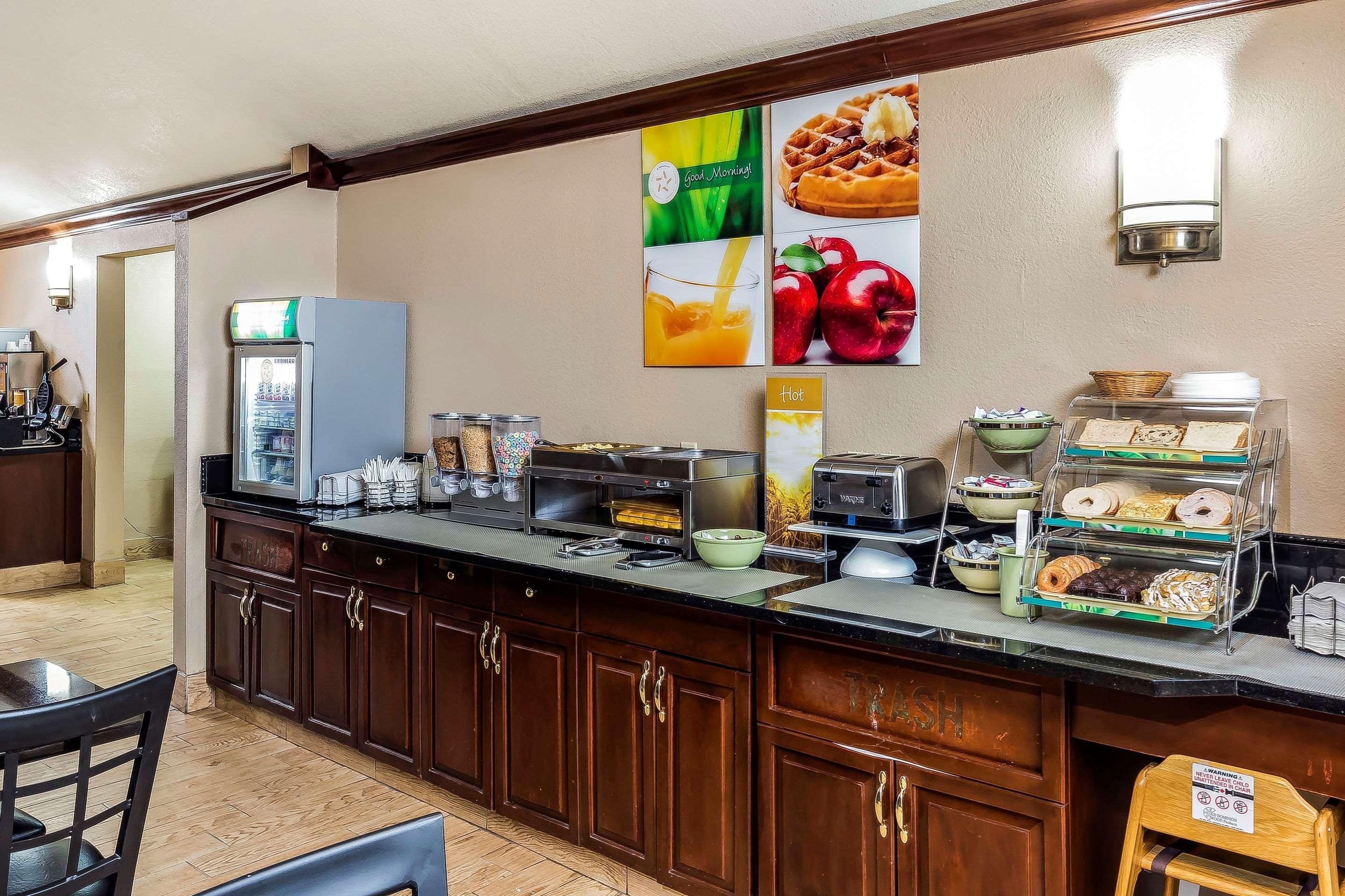 Quality Inn & Suites Columbia I-70 Esterno foto