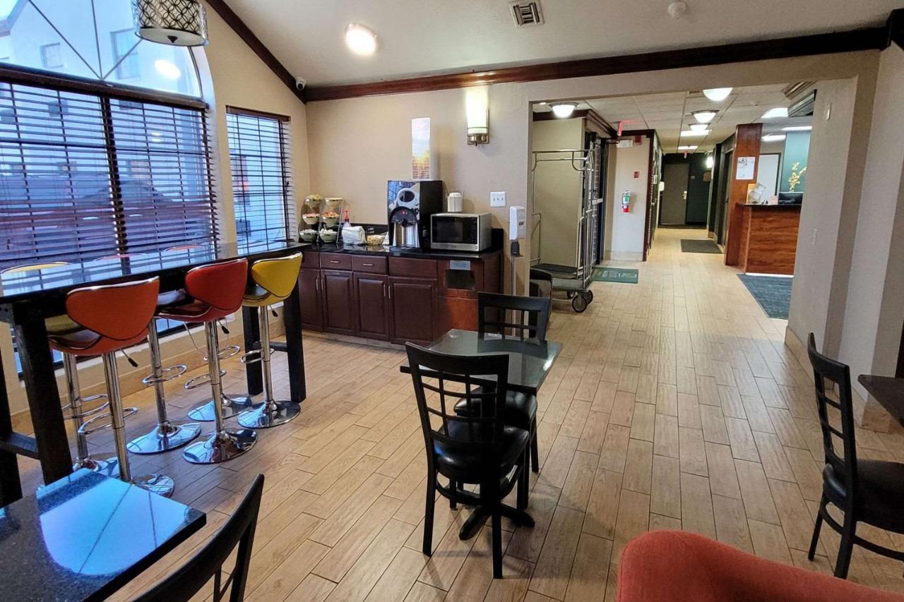 Quality Inn & Suites Columbia I-70 Esterno foto