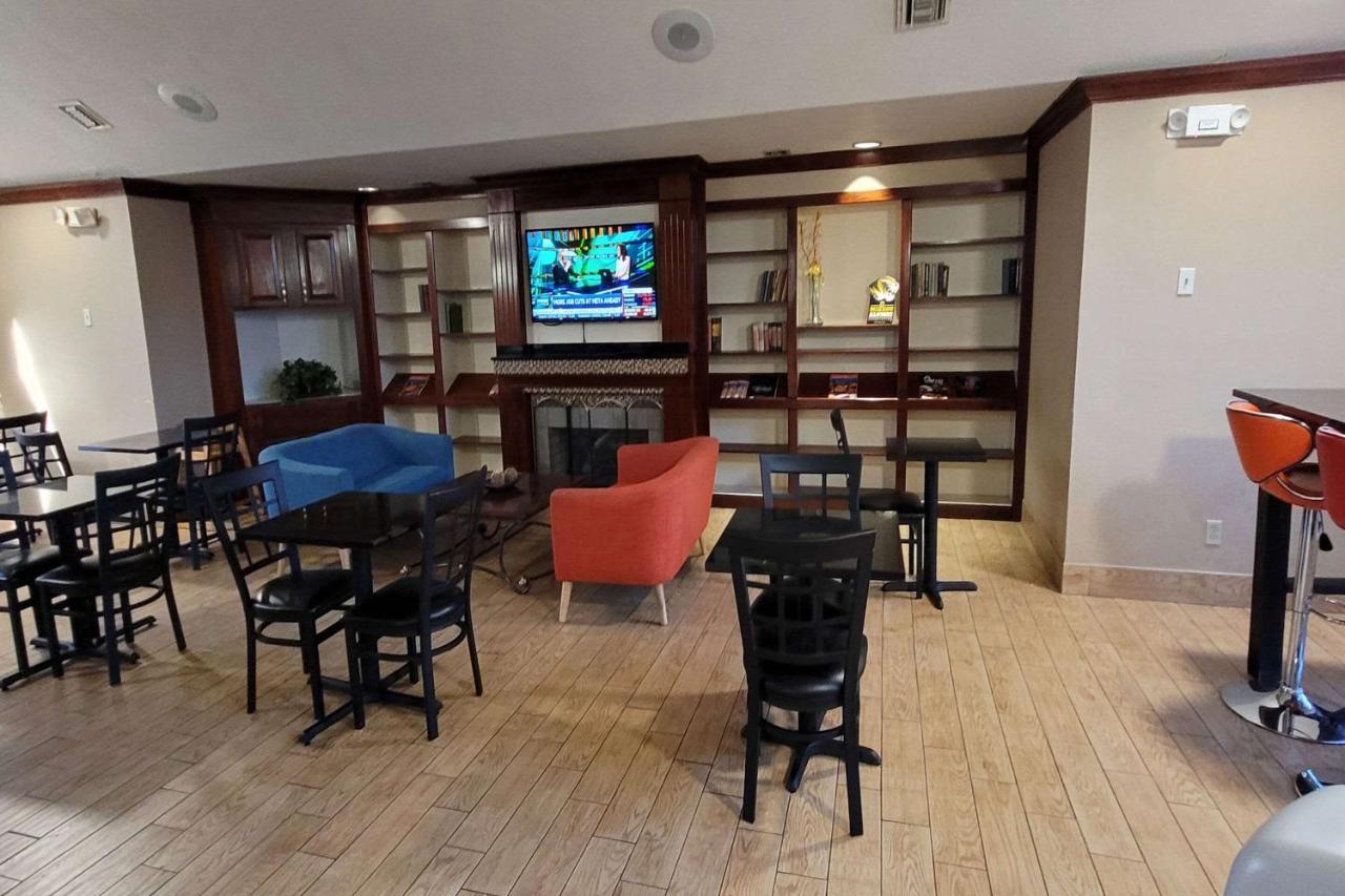 Quality Inn & Suites Columbia I-70 Esterno foto