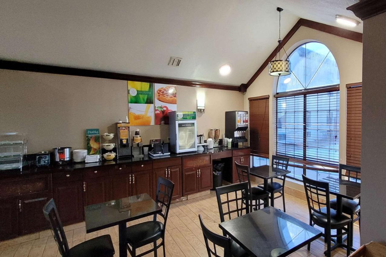 Quality Inn & Suites Columbia I-70 Esterno foto