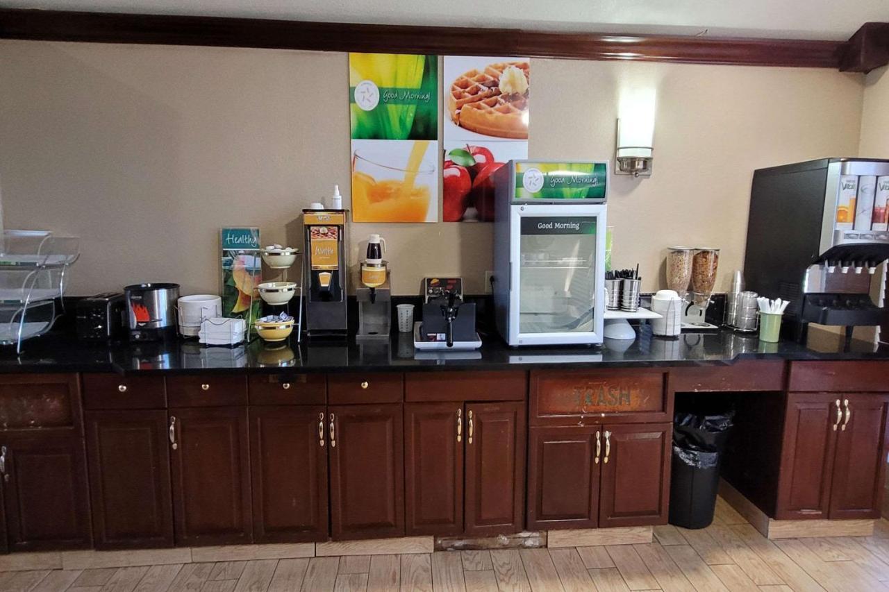 Quality Inn & Suites Columbia I-70 Esterno foto